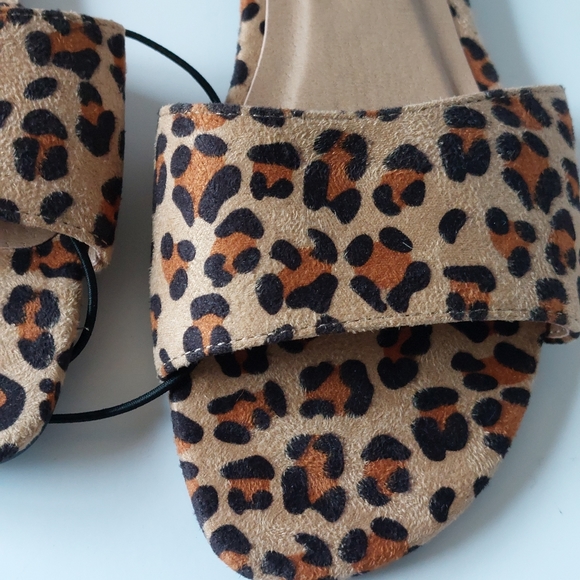 Cheetah Print Sandals - Picture 2 of 5